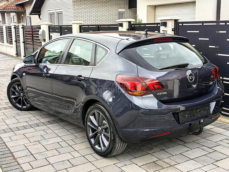 Opel Astra J 1.7CDTI BI-COLOR