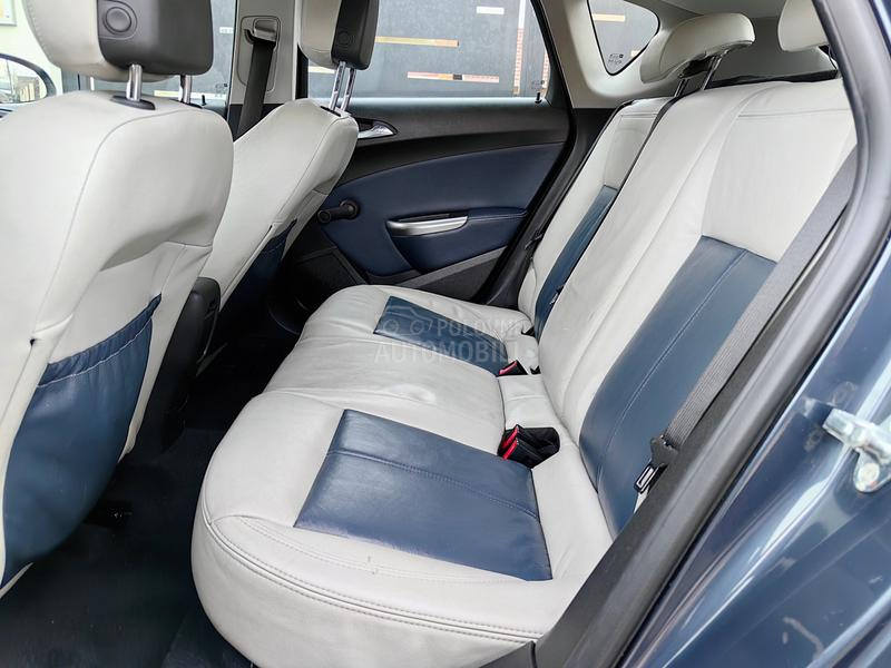 Opel Astra J 1.7CDTI BI-COLOR