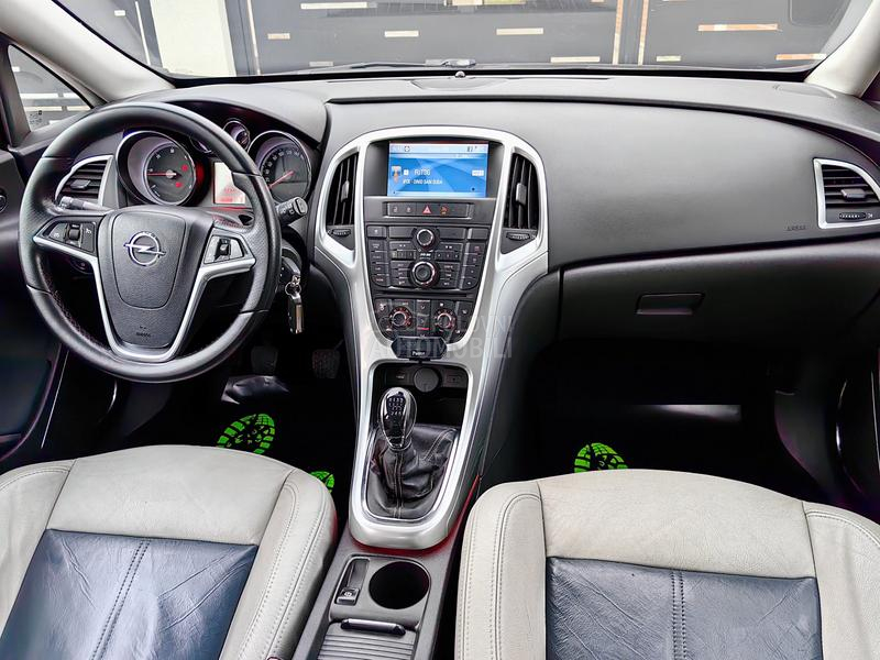 Opel Astra J 1.7CDTI BI-COLOR