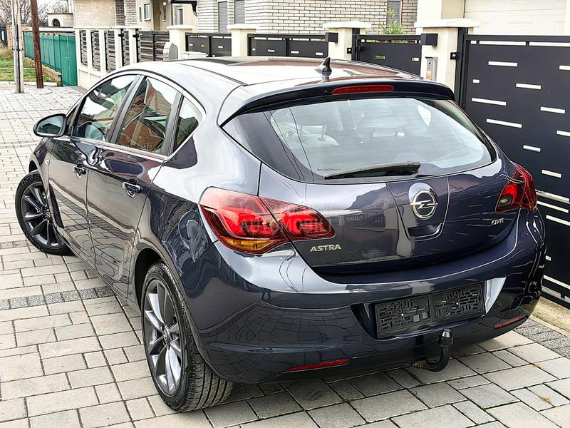 Opel Astra J 1.7CDTI BI-COLOR