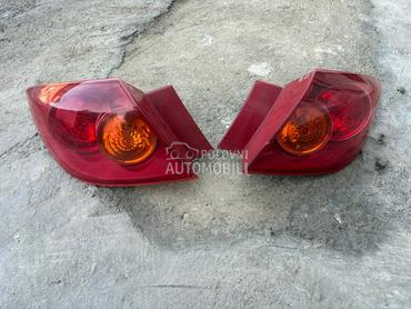 Stop svetlo levo i desno lampa za Mazda 3 od 2004. do 2008. god.