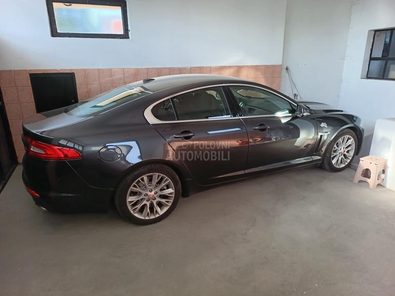 Jaguar XF 2.2