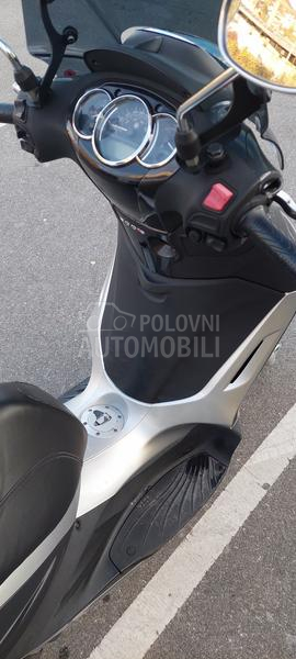 Piaggio Beverly 300