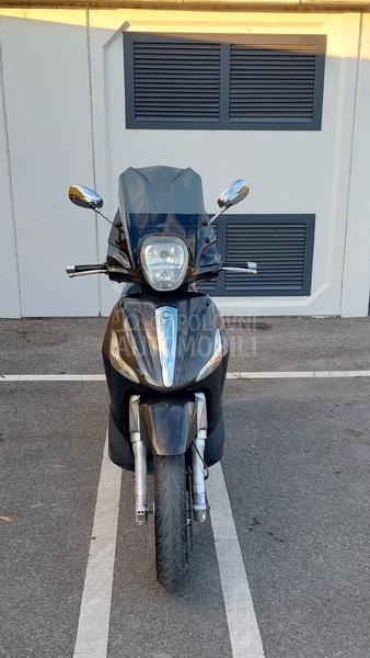 Piaggio Beverly 300
