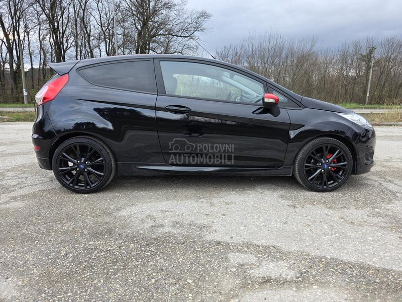 Ford Fiesta Black Red Sport