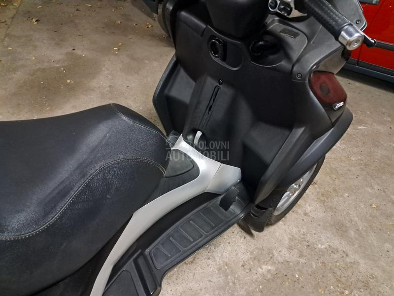 Piaggio 250i Mp3 Bkat