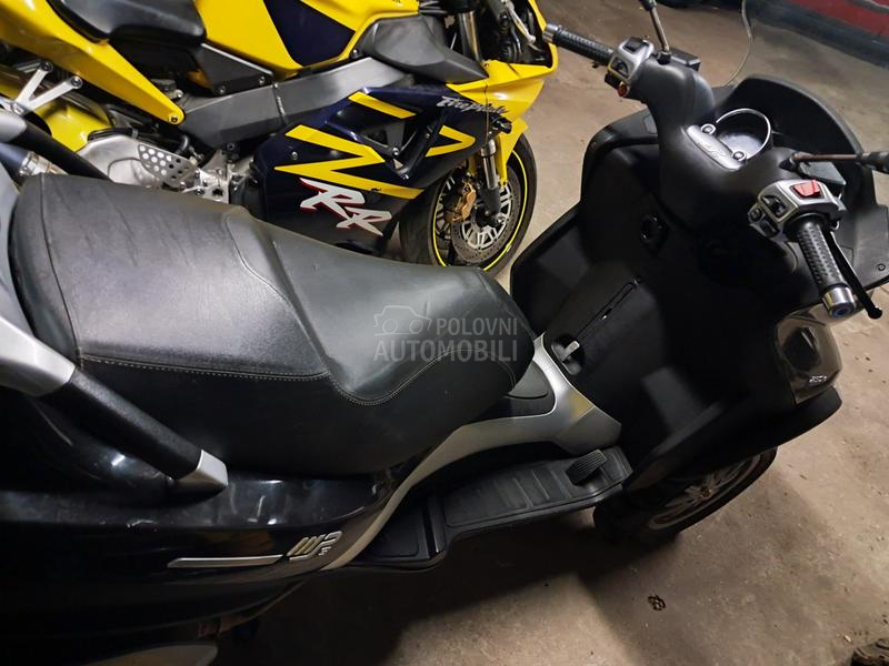 Piaggio 250i Mp3 Bkat