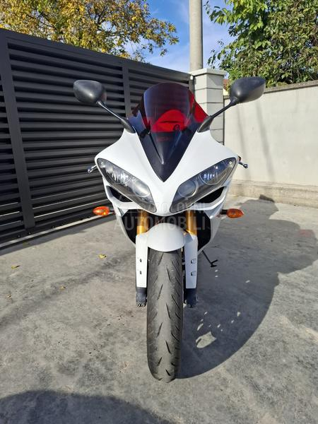 Yamaha YZF R1