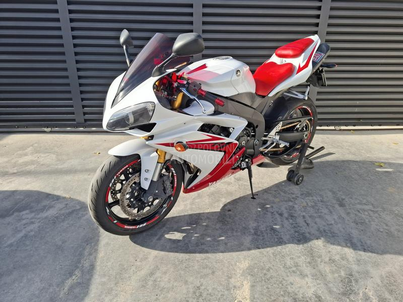 Yamaha YZF R1