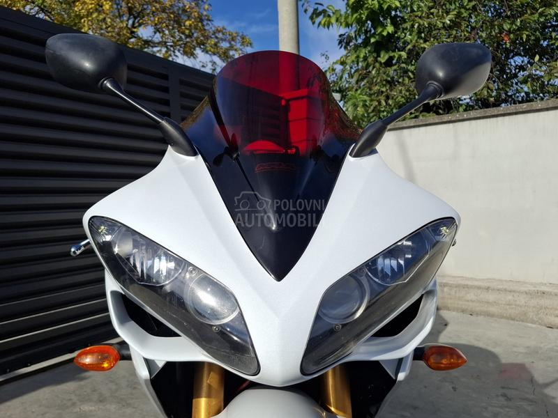 Yamaha YZF R1