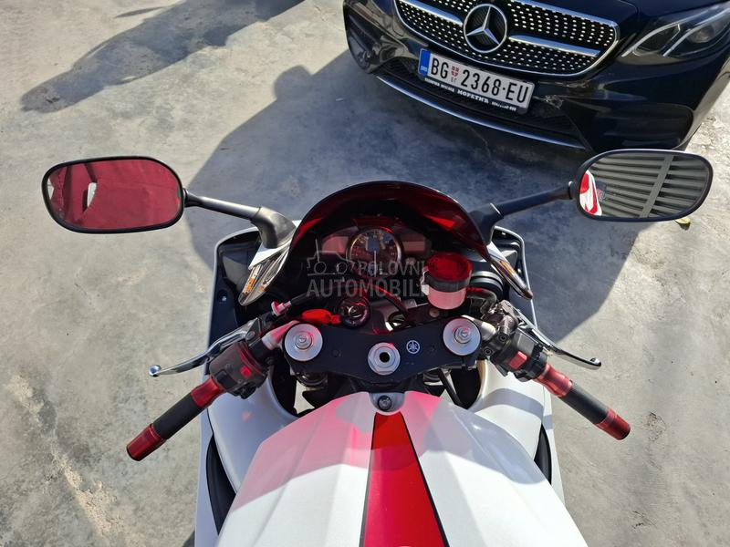 Yamaha YZF R1