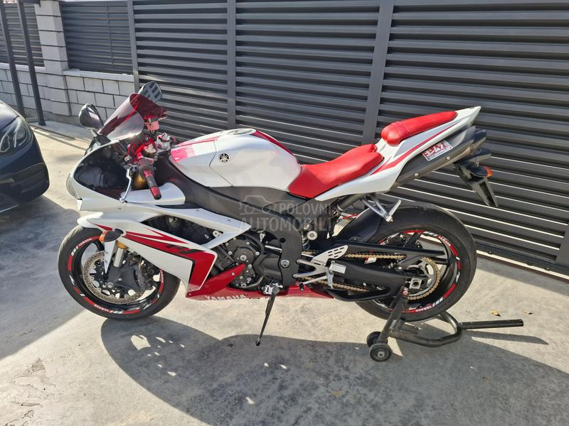 Yamaha YZF R1