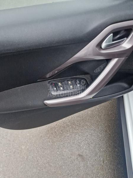 Peugeot 2008 1.2 PURETECH