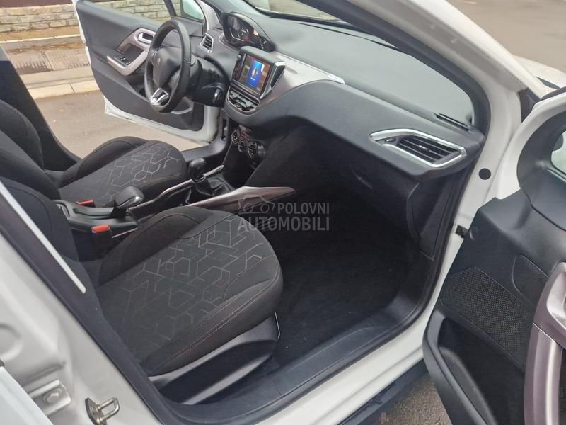 Peugeot 2008 1.2 PURETECH
