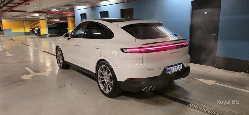 Porsche Cayenne Coupe E-Hybrid 2024