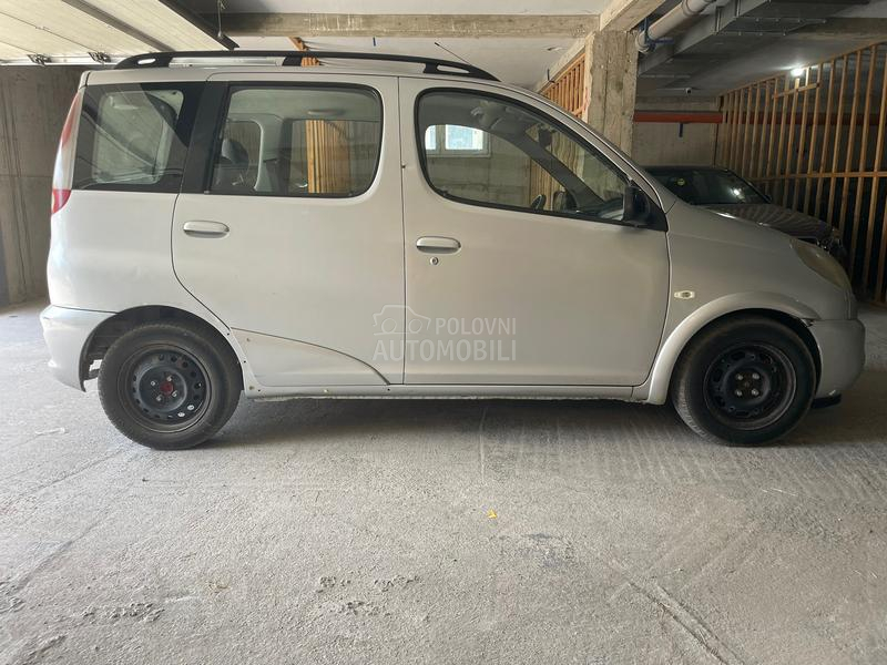 Toyota Yaris Verso 
