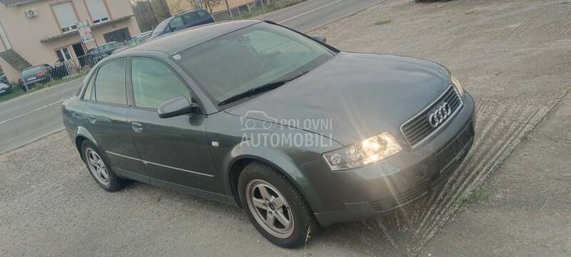 Audi A4 2001. god. -  kompletan auto u delovima