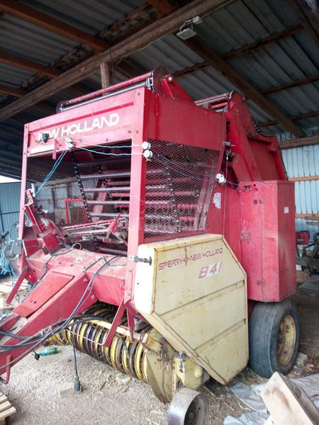 New Holland 841