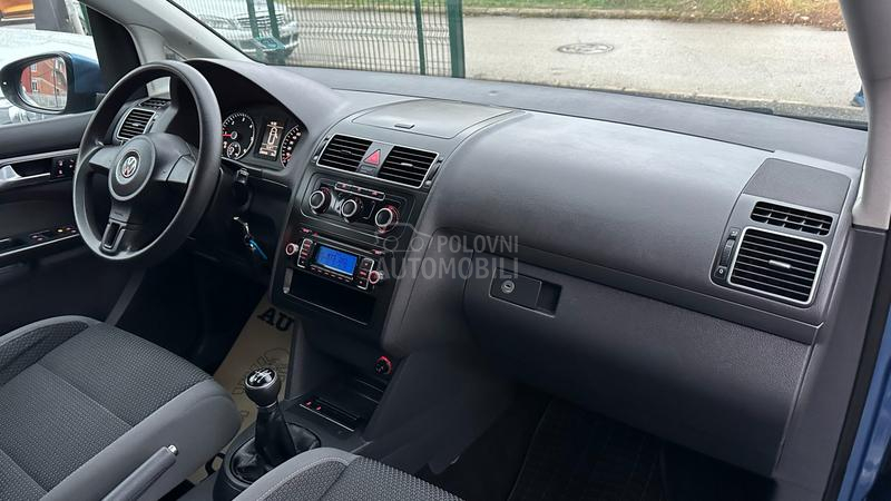 Volkswagen Touran 1,6 TDI  KA0 NOV N0V