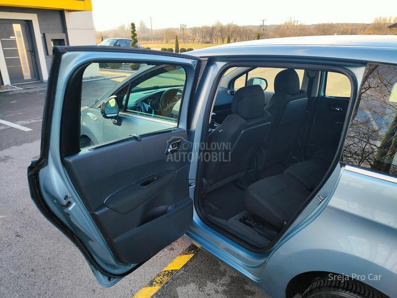 Peugeot 5008 1.6 e-HDI