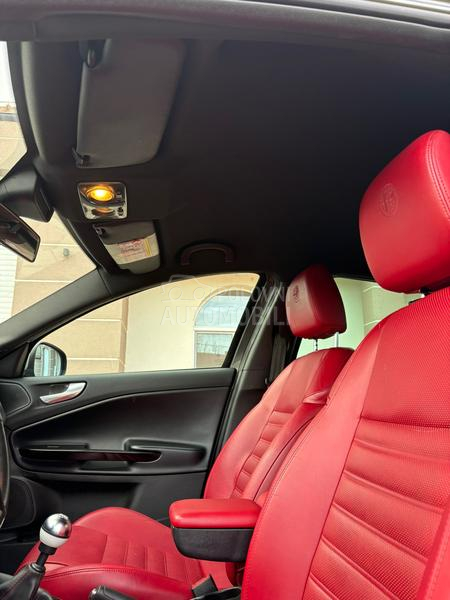 Alfa Romeo Giulietta Distinctive Sport/QV