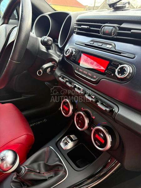 Alfa Romeo Giulietta Distinctive Sport/QV