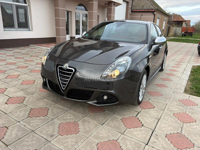 Alfa Romeo Giulietta Distinctive Sport/QV
