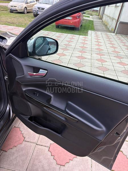 Alfa Romeo Giulietta Distinctive Sport/QV