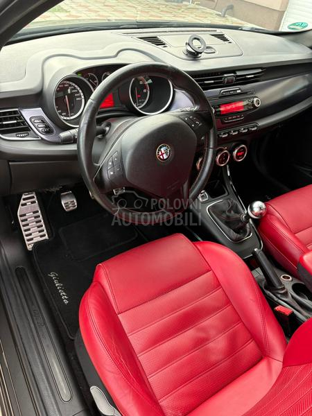 Alfa Romeo Giulietta Distinctive Sport/QV