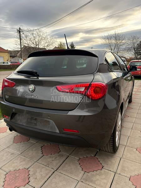 Alfa Romeo Giulietta Distinctive Sport/QV