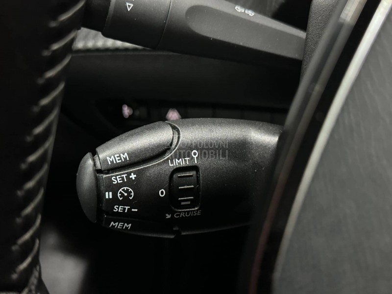 Peugeot 208 1.2 ALLURE VIRTUAL