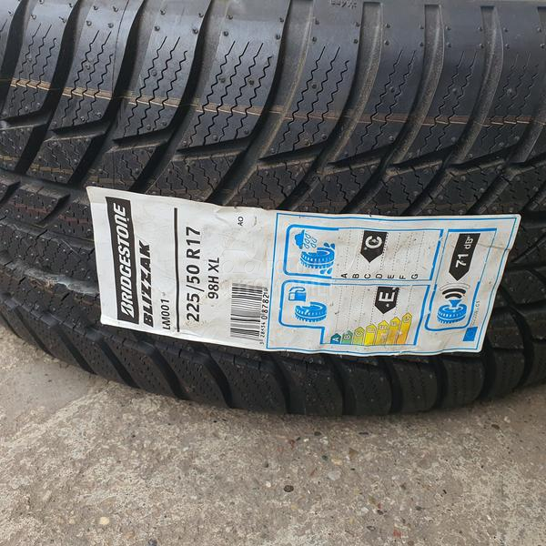 Bridgestone 225/50 R17 Zimska