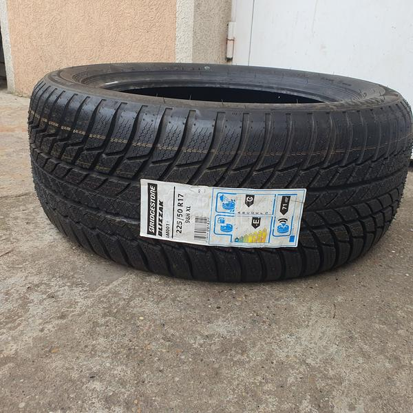 Bridgestone 225/50 R17 Zimska