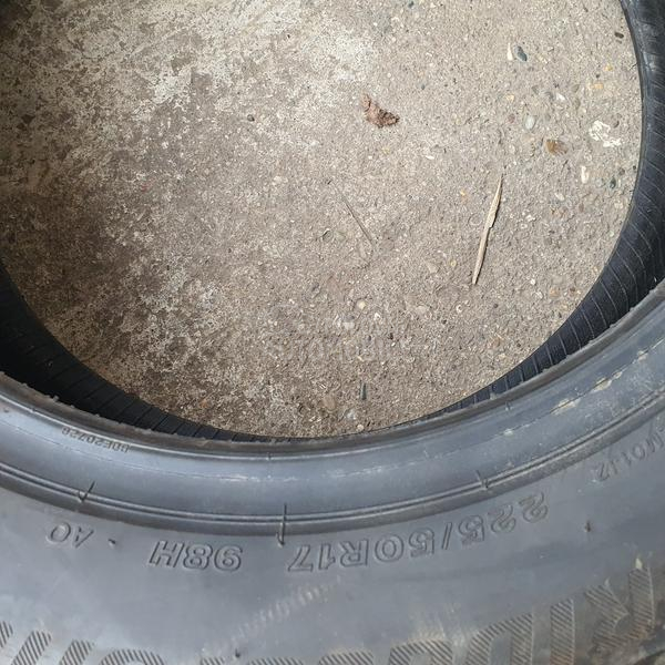 Bridgestone 225/50 R17 Zimska