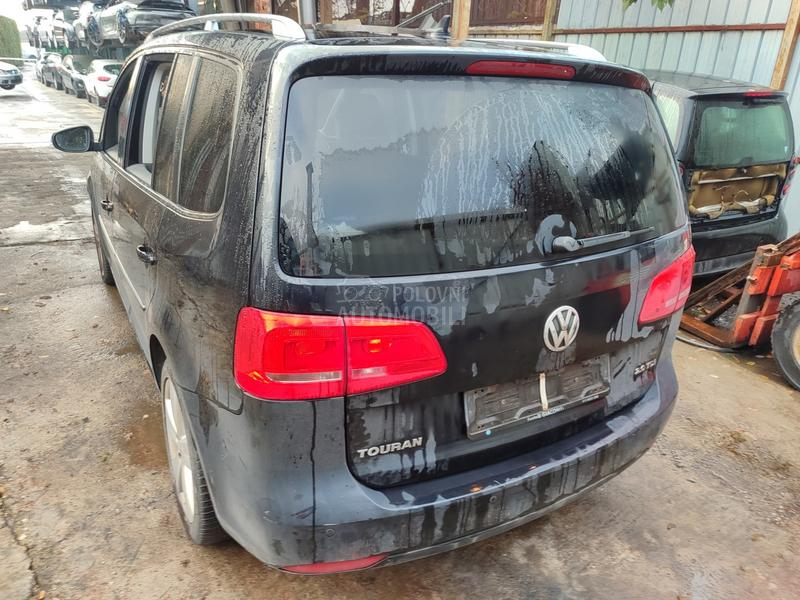 Volkswagen Touran -  kompletan auto u delovima