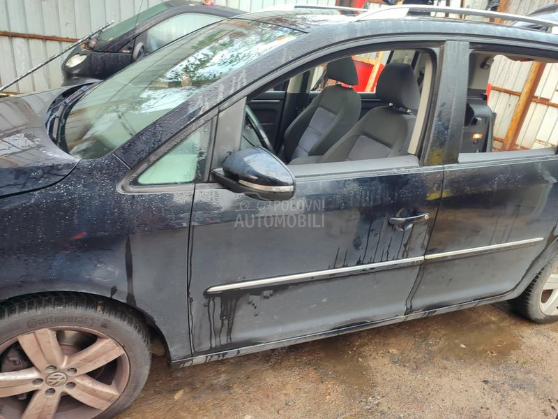 Volkswagen Touran -  kompletan auto u delovima