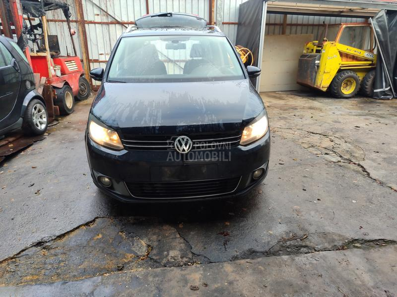 Volkswagen Touran -  kompletan auto u delovima