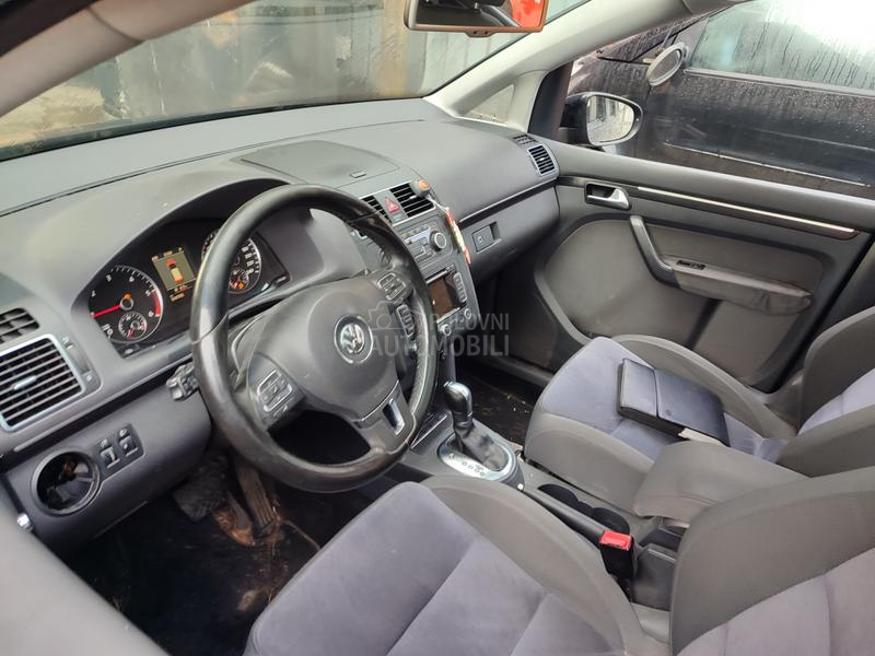 Volkswagen Touran -  kompletan auto u delovima