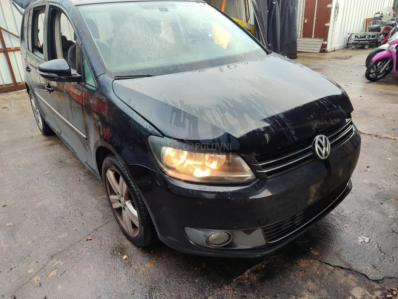 Volkswagen Touran -  kompletan auto u delovima