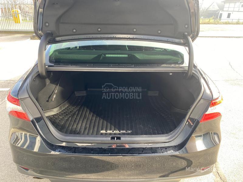 Toyota Camry 2.5 Hybrid Premium