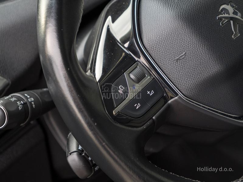 Peugeot 3008 1.2Puretech AllureAT