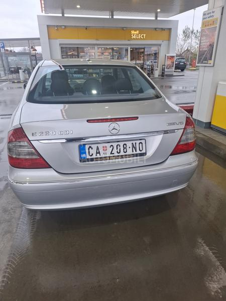 Mercedes Benz E 220 avantgarde