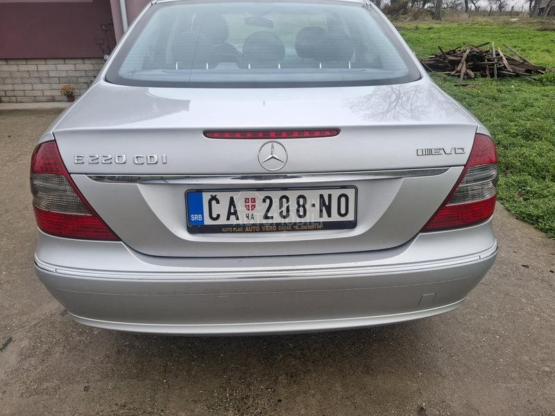 Mercedes Benz E 220 avantgarde