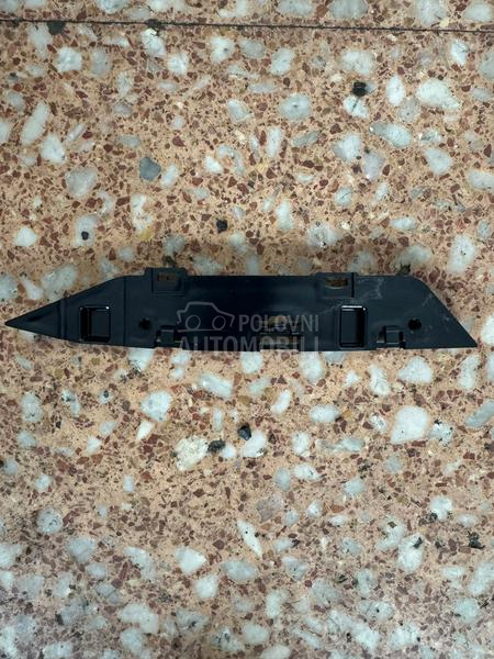 gornji nosac branika levi F45