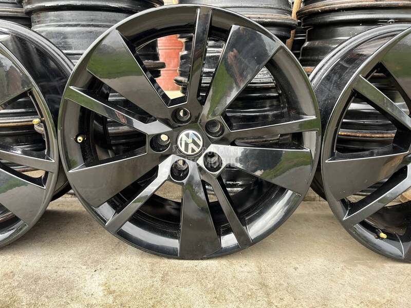 Aluminijumske felne VW Golf Pasat Tiguan 18" 5 x 112