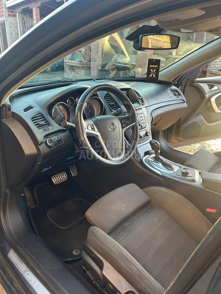 Opel Insignia 2.0 turbo