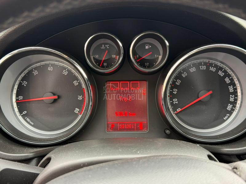 Opel Insignia 2.0 turbo