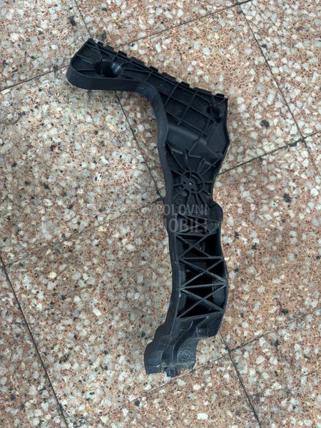 nosac zadnjeg branika desni