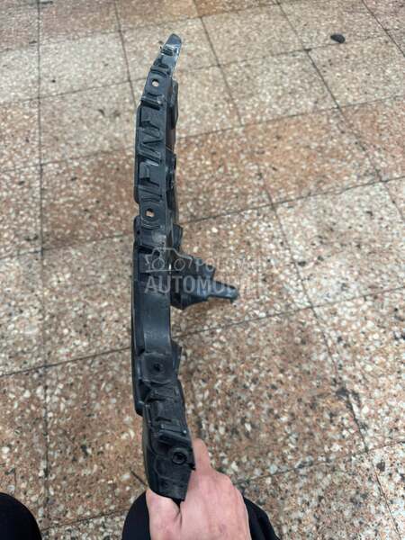 nosac branika desni zadnji