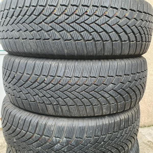 Bridgestone 215/65 R16 Zimska